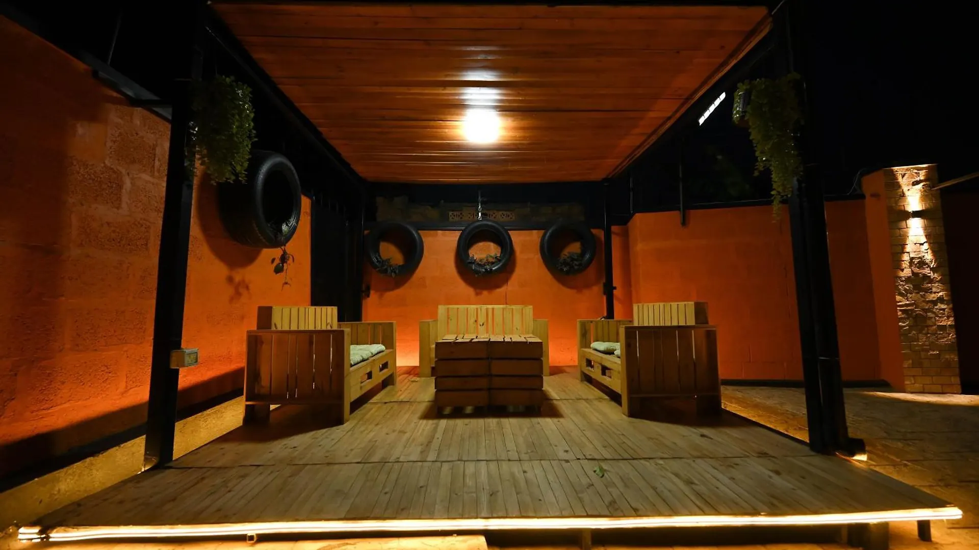 Cascade Cove Kampala -Jacuzzi - Gazebo With Fountain Βίλα