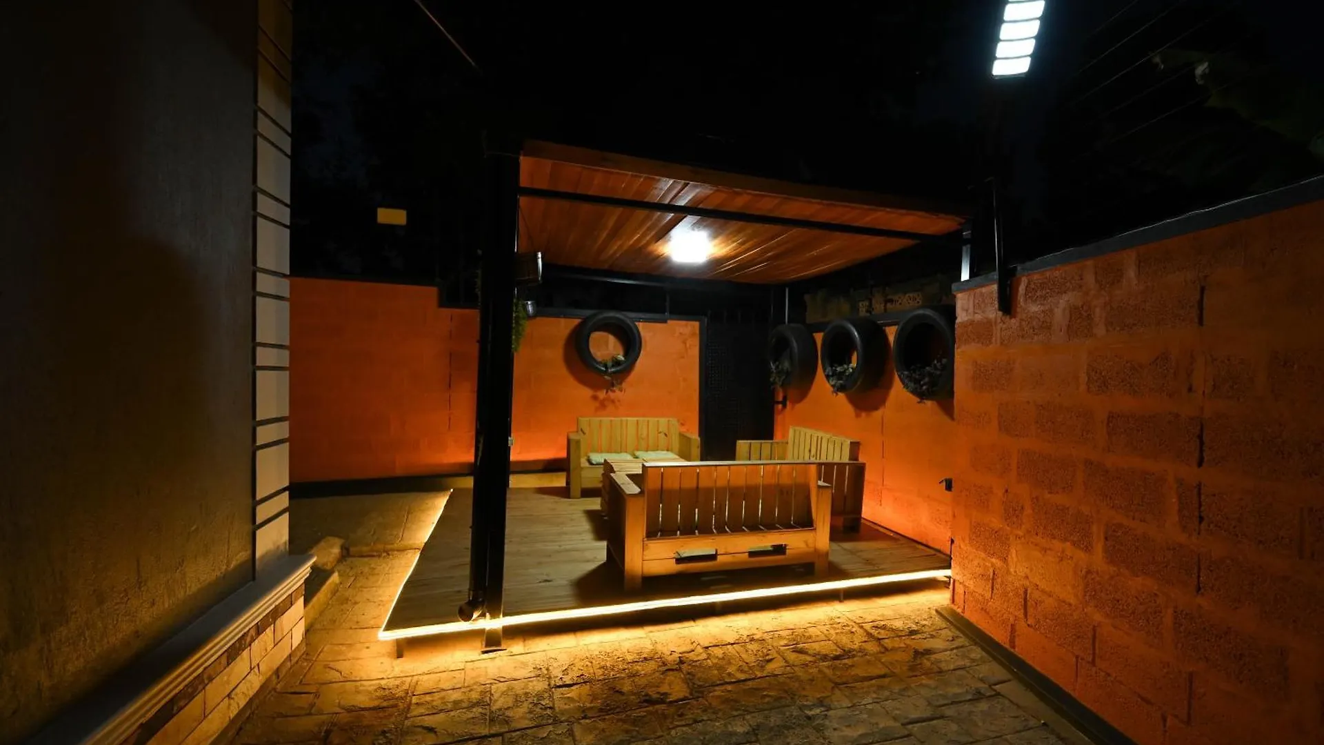 Cascade Cove Kampala -Jacuzzi - Gazebo With Fountain Βίλα